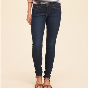 Hollister Dark wash Skinny Jeans 7L 28 low rise